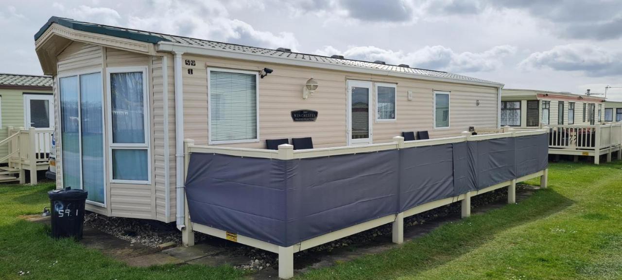 Lovely Caravan With Decking At Coral Beach Park In Lincolnshire Ref 77001C Hotel Ingoldmells Luaran gambar