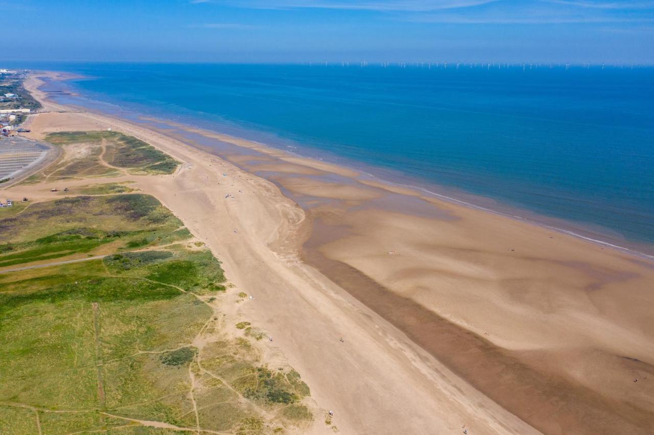 Lovely Caravan With Decking At Coral Beach Park In Lincolnshire Ref 77001C Hotel Ingoldmells Luaran gambar